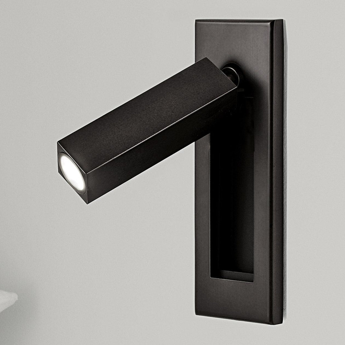 HaloEdge | Wall Light – Space-Saving Adjustable Night Light 0