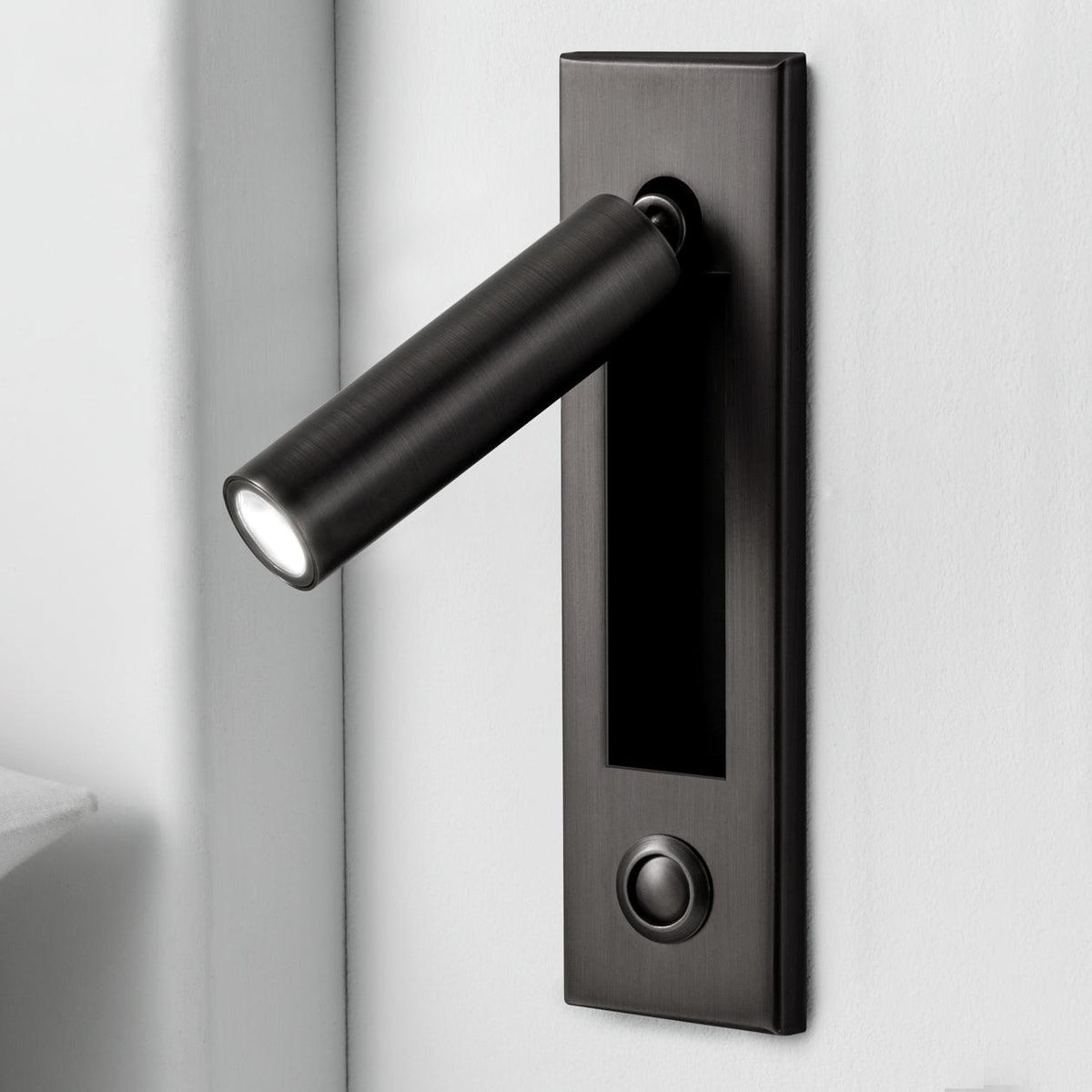 HaloEdge | Wall Light – Space-Saving Adjustable Night Light 7