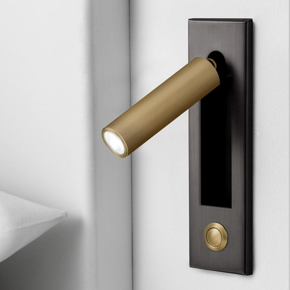 HaloEdge | Wall Light – Space-Saving Adjustable Night Light 11