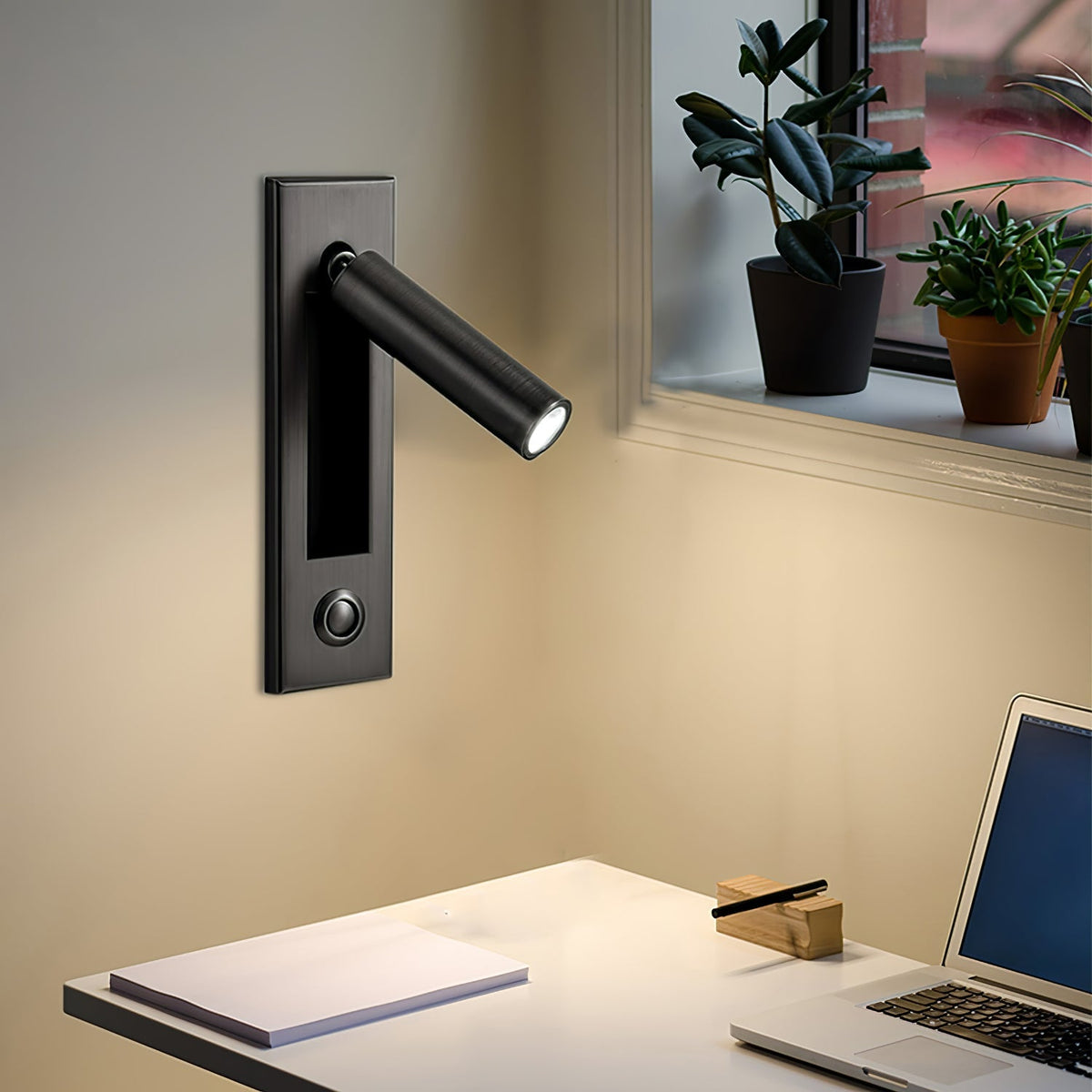 HaloEdge | Wall Light – Space-Saving Adjustable Night Light 2