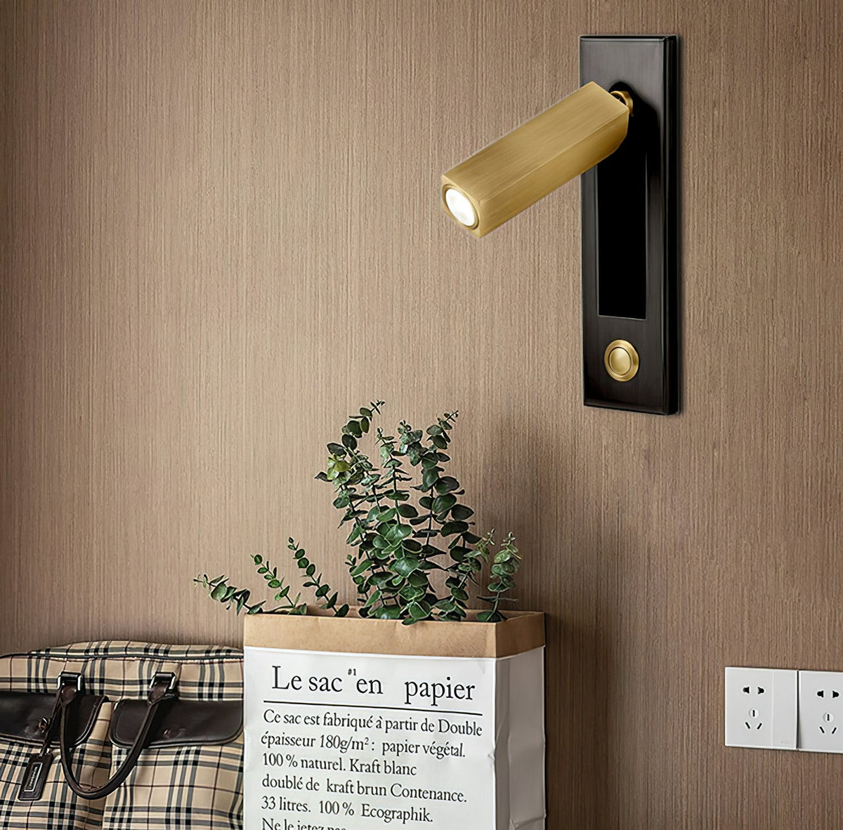 HaloEdge | Wall Light – Space-Saving Adjustable Night Light 3